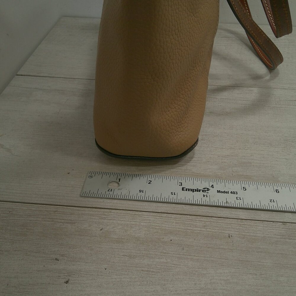 Dooney & Bourke Classic Minimalist Pebble Grain Camel Tan Leather Lexington Tote - Picture 8 of 14